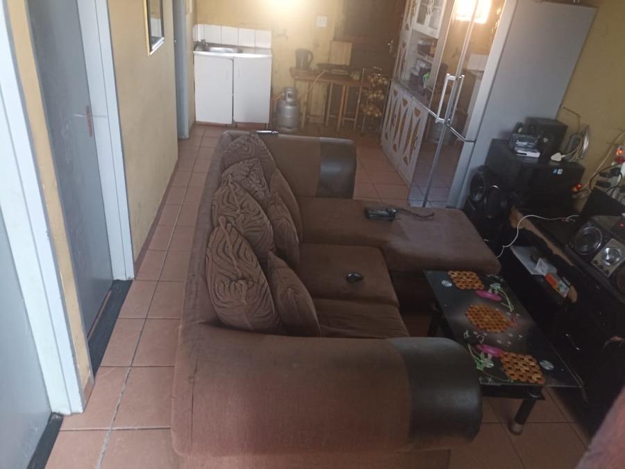 2 Bedroom Property for Sale in Kwanonqaba Western Cape